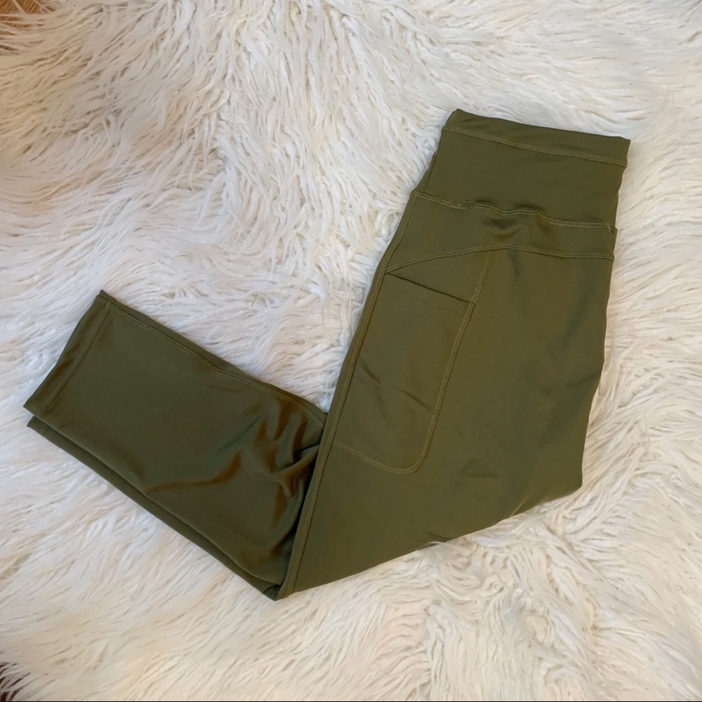 NWOT Pop Fit olive green pocket crop leggings